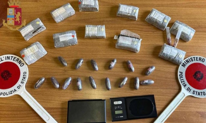In casa con oltre un chilo di hashish: 38enne in manette