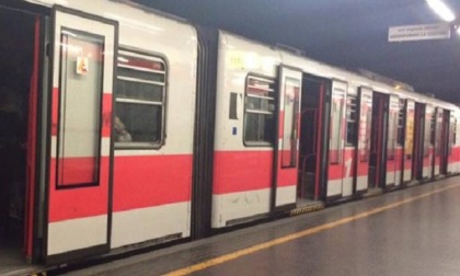 Metro 1 di Milano chiusa tra Cairoli e Pasteur: galleria danneggiata nella notte