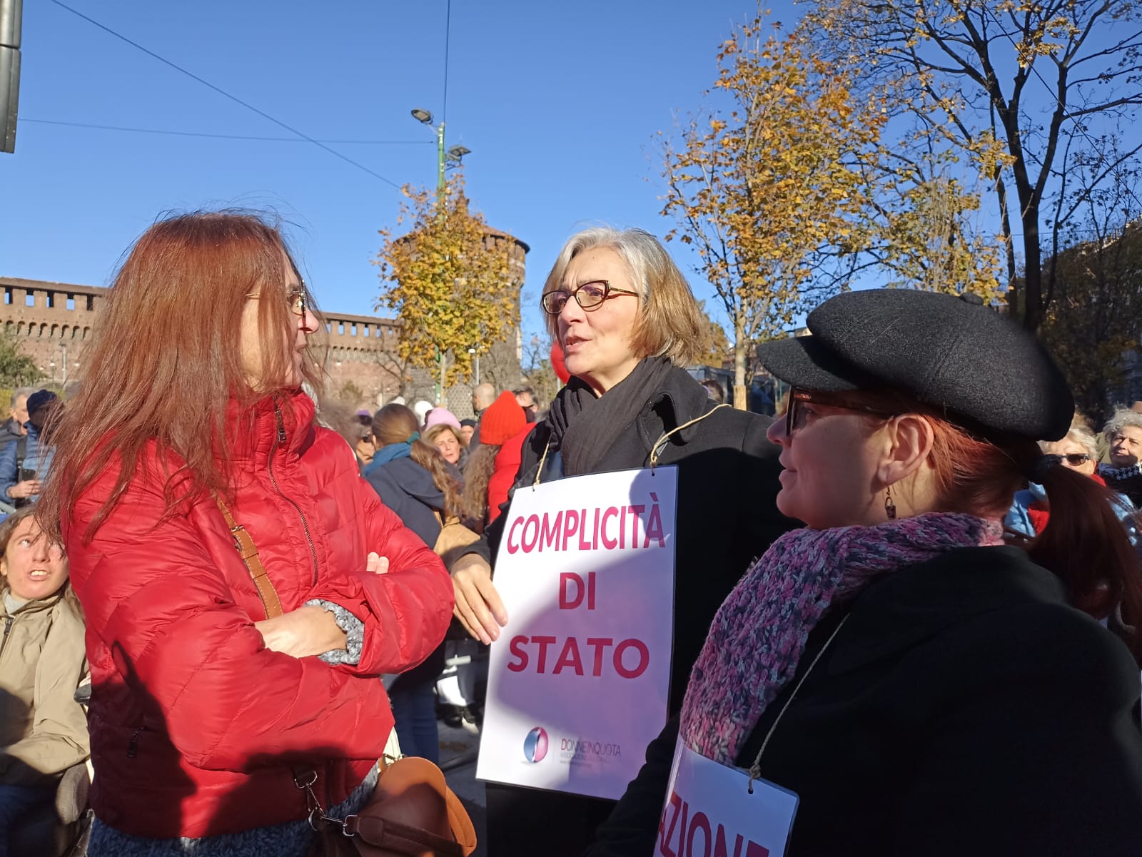 VIOLENZA DONNE, IN MIGLIAIA A MANIFESTAZIONE IN LARGO CAIROLI (FOTO 3)