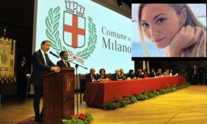 A Milano consegnati gli Ambrogini, grande commozione per Giulia Tramontano: la famiglia ritira la medaglia in memoria