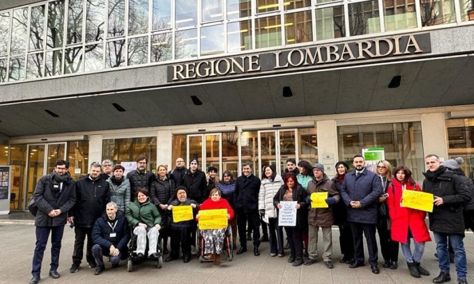 Presidio contro i tagli all’assistenza disabili davanti al Palazzo della Regione