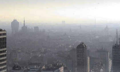 Inquinamento sopra i limiti in Lombardia: a Milano e in provincia scattano i divieti di primo livello