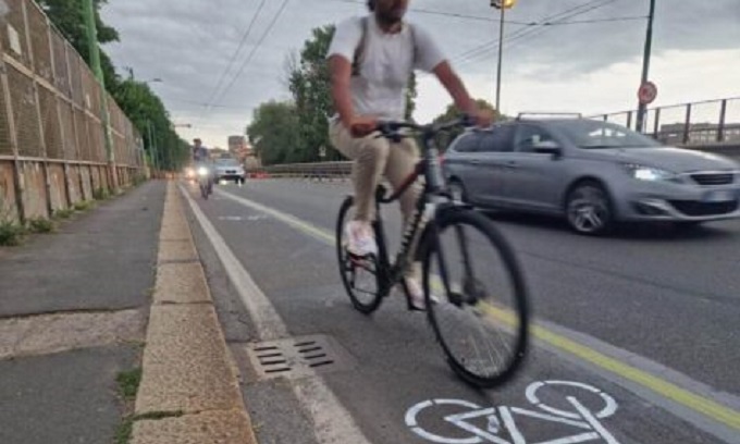 Ponte della Ghisolfa, il Ministero dei trasporti dice no alla segnaletica “salva bici”