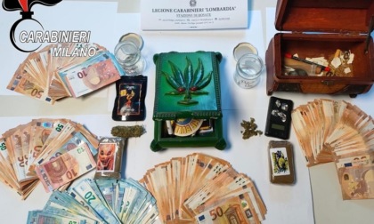 In casa droga e 20mila euro in banconote da 20 e 50 euro: arrestato