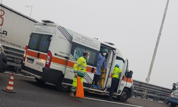 Incidente sulla tangenziale ovest: un ferito e traffico paralizzato