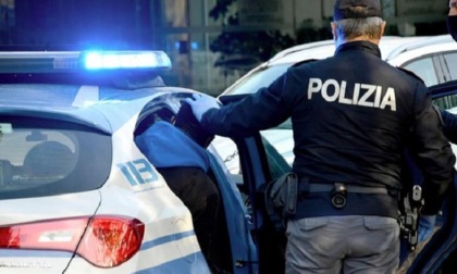 Pusher 64enne in manette a Rozzano: in casa nascondeva oltre un etto di droga