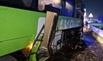 Flixbus esce fuori strada: un deceduto e vari feriti