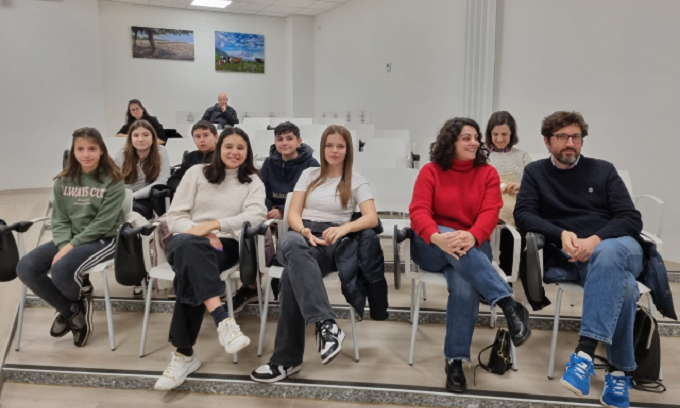 Studenti delle scuole secondarie al voto per rinnovare il Consiglio dei ragazze e delle ragazze