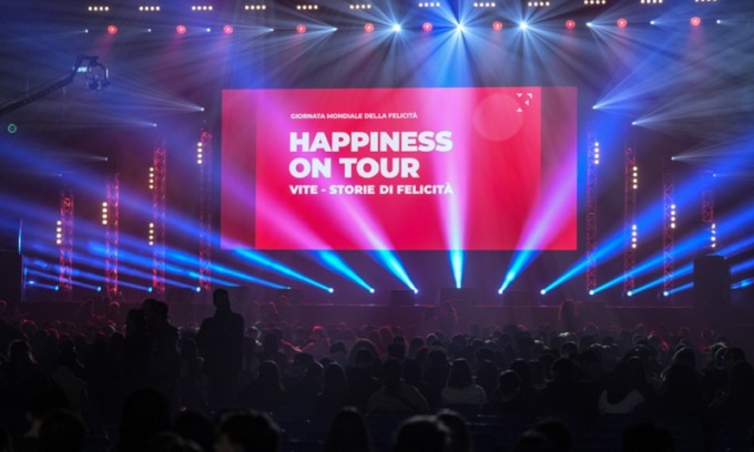 Oggi è la Giornata Mondiale della Felicità: per “Happiness on tour” oltre 10mila studenti al Forum di Assago