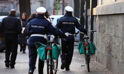 A Milano aperto bando per l'assunzione di 14 agenti di polizia locale: "Saranno 260 i nuovi agenti entro il 2024"