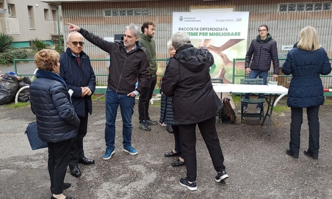 Cesano Boscone, come fare una corretta raccolta differenziata: l’ultimo appuntamento con i tutor è al quartiere Tessera