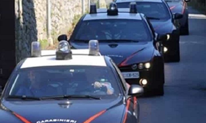Quattro arresti per tentata estorsione, rapina, lesioni e danneggiamento nel mondo dello spaccio nell’hinterland milanese