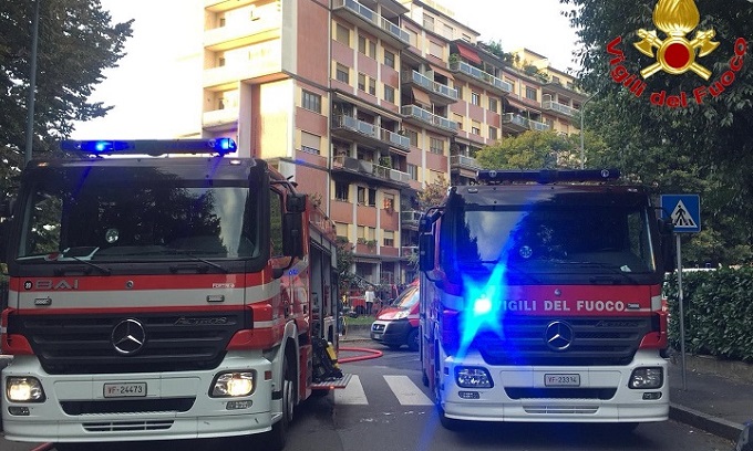 Incendio nelle cantine di un edificio Aler alla Barona: paura tra i residenti