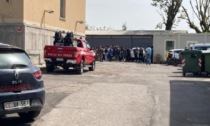 Al Centro accoglienza di Segrate vanno a fuoco alcuni materassi: tre immigrati intossicati