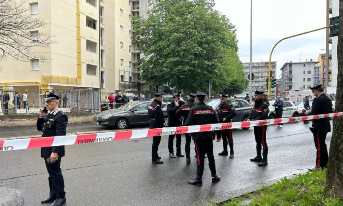Colpi di pistola in viale Marche: ferito un 40enne