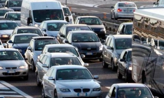 Tre incidenti lungo la Tangenziale Ovest e altri ad Assago e Corsico: code e rallentamenti