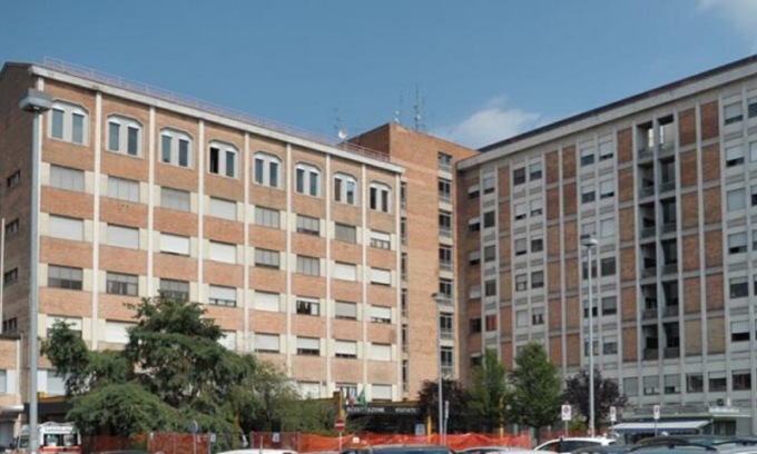 Tragedia in ospedale: ventenne denuncia una violenza sessuale, poi si lancia dalla finestra e muore