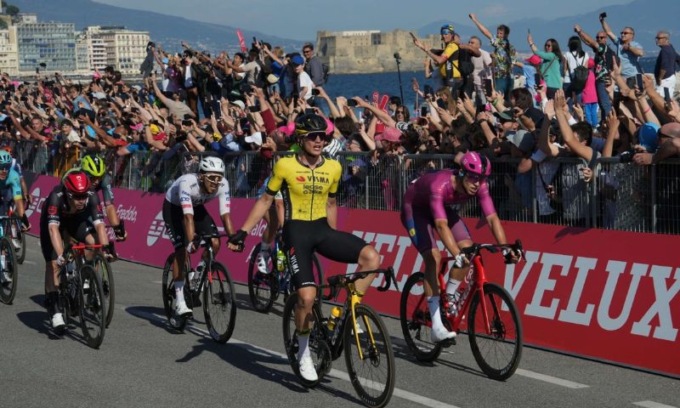Nona tappa del Giro d’Italia: vince Kooij, ma il protagonista è Alaphilippe