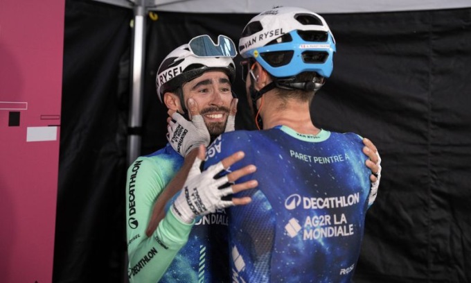 Giro d’Italia, Paret-Peintre vince la 10a tappa
