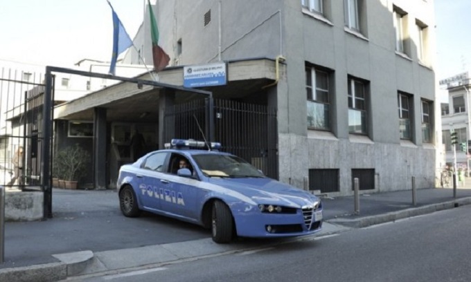 Quattro arresti per spaccio: un pusher si nasconde in cantina, un altro evade dai domiciliari ma viene riacciuffato