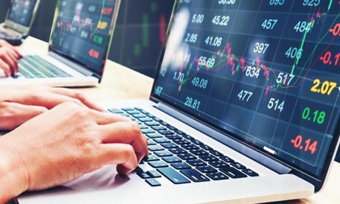 Maxi sequestro di quasi due milioni e mezzo di euro a ex broker finanziario che intascava i soldi dei suoi clienti