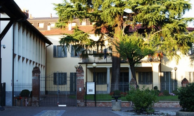 Giuramento Musella ad Assago: caos in Consiglio comunale, l’ex assessore La Rosa: “Rifiuto le deleghe”. La replica dell’Amministrazione comunale