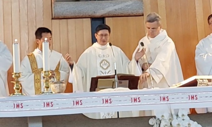 La storia toccante del nuovo sacerdote a Corsico: “Mio padre sognava per me la carriera da ingegnere, ma Dio aveva progetti diversi”