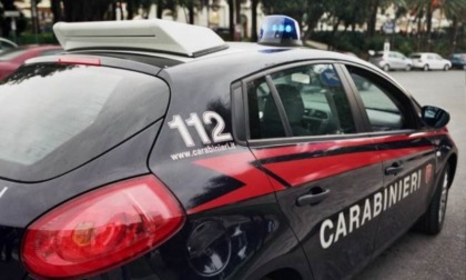 Vittima di violenza dal parte del compagno, lo accoltella per difendersi