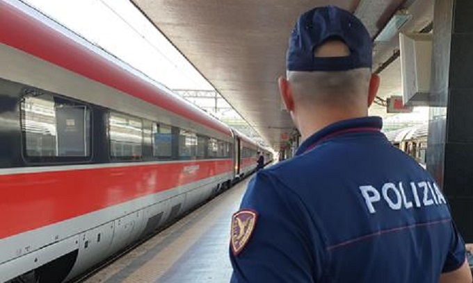Rapine all’interno della stazione di Porta Garibaldi: in manette due minori