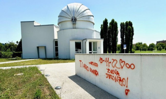 Rozzano, imbrattata una parete dell’osservatorio astronomico