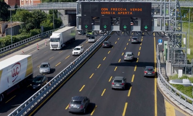 Lavori in corso sui tratti urbani dell’A4 per allargare la quarta corsia dinamica: tutte le chiusure previste