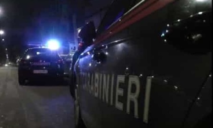 Spara tre colpi di pistola in aria per minacciare la ex: arrestato