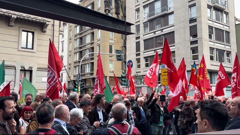 DDL SICUREZZA, PRESIDIO CGIL, ANPI E PD DAVANTI PREFETTURA (FOTO 1)