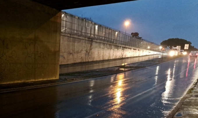 Forte temporale nel milanese: in un’ora caduti 40 millimetri di pioggia, traffico in tilt su tangenziali e autostrade