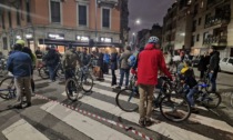 Nel ricordo di Francesco Caputo, morto in bici a Milano, 200 ciclisti in presidio nel luogo dell'incidente