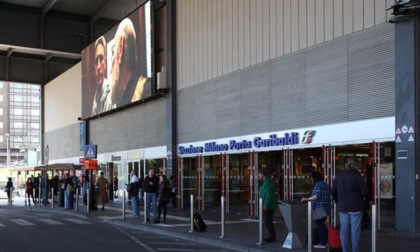 Baby gang, arrestati a Milano cinque giovani rapinatori: colpivano in zona stazione Garibaldi