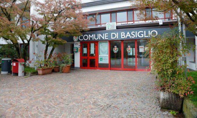 Furti e danneggiamenti alle auto a Basiglio: la sindaca interviene sull’impegno del Comune sulla sicurezza