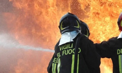 Sport Village di Rozzano in fiamme: tre persone riprese dalle telecamere