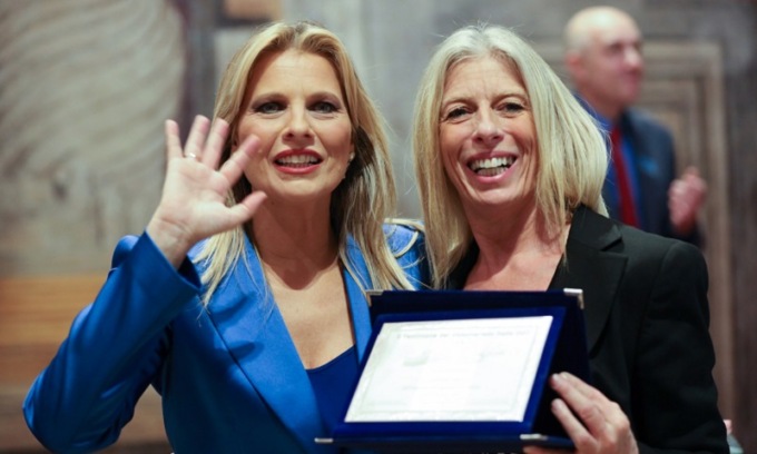 La maestra di danza Patrizia Cribiori premiata in Senato con il “Testimone del Volontariato Italia”
