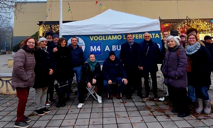 A Buccinasco la protesta per il trasporto pubblico: “Capolinea a Romolo e fermata M4”