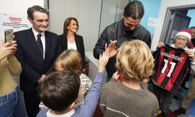 Natale, Fontana e Ibrahimović al Buzzi per strappare un sorriso ai piccoli pazienti