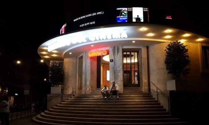Paura al Cinema Anteo, oltre 500 spettatori “auto evacuati”: cosa è successo
