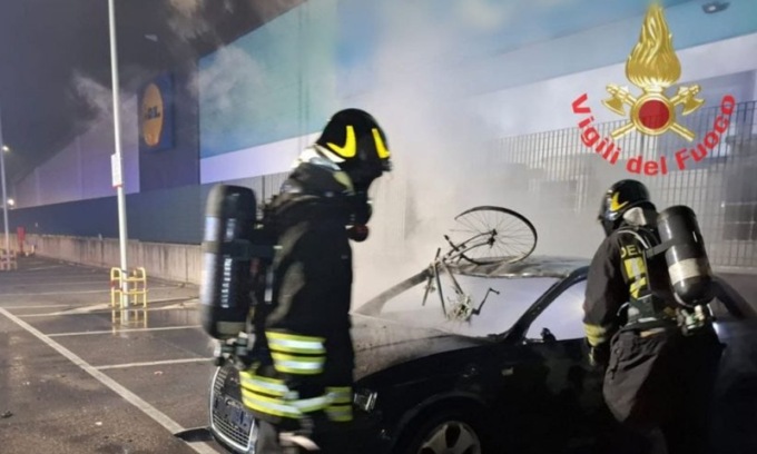 Capodanno a Milano e provincia: 50 persone “allontanate” dalle zone rosse, 120 interventi dei pompieri