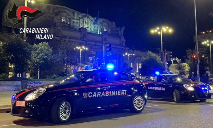 Quattro rapine nel giro di mezz’ora in zona stazione Centrale: i due rapinatori finiscono a San Vittore