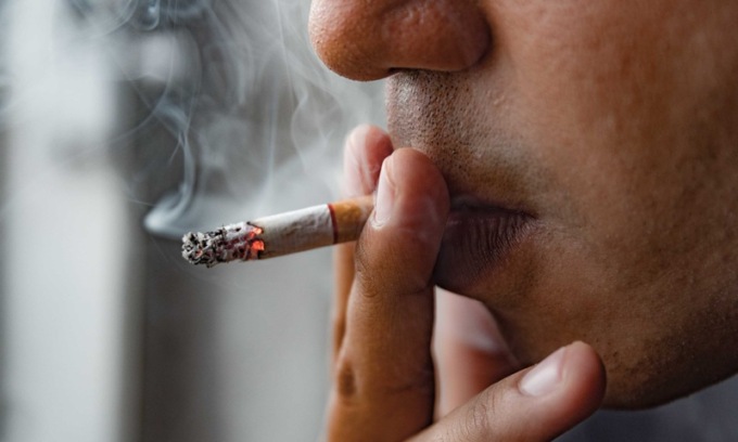Divieto di fumo all’aperto a Milano dal 1° gennaio: occhio alle multe