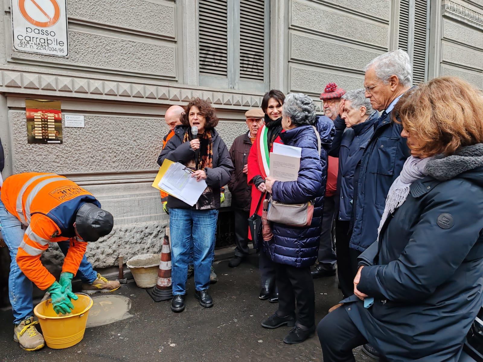 GIORNATA MEMORIA, POSATE PIETRE INCIAMPO IN RICORDO FAMIGLIA LEVI (FOTO 3)