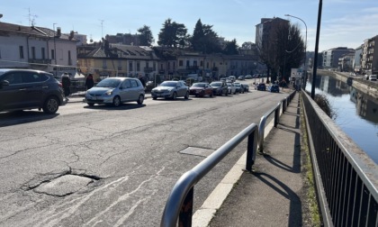 Chiusa piazza al Ponte con due cantieri: la situazione del traffico dopo la prima settimana (e le polemiche)