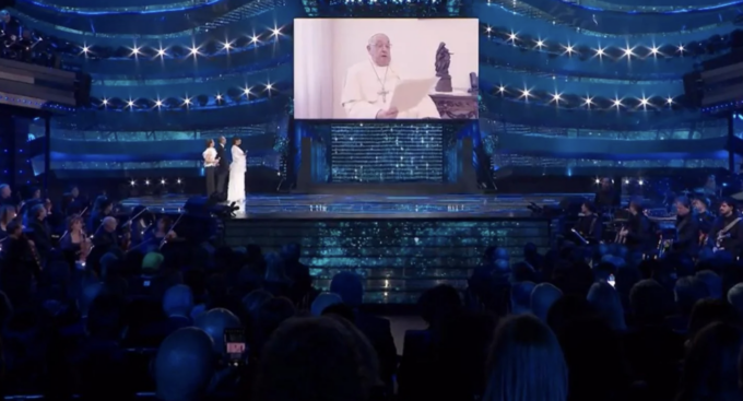 La Prima serata di Sanremo nel riassunto di Paola Gallo