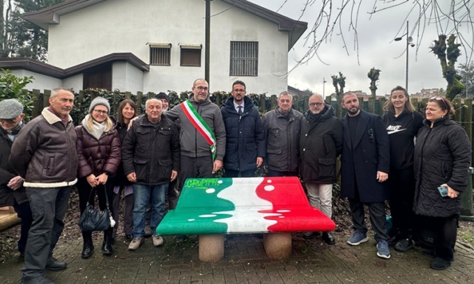 Giorno del Ricordo: a Trezzano l’inaugurazione di una panchina tricolore