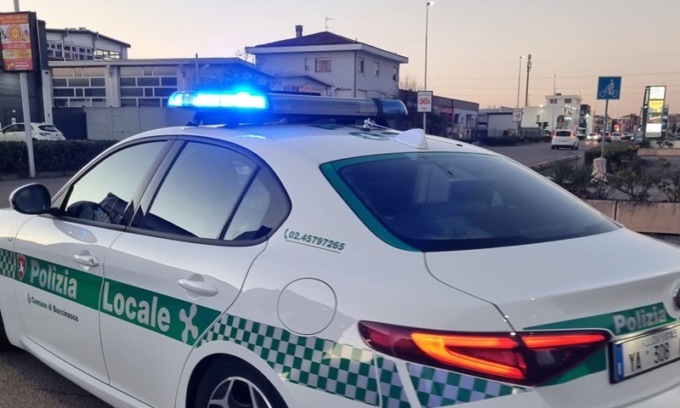 Tamponamento tra auto a Buccinasco: tre feriti